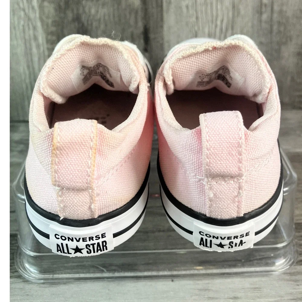 Converse Chuck Taylor All Star Pink Canvas Infant Low Top Sneakers 9 A11475F